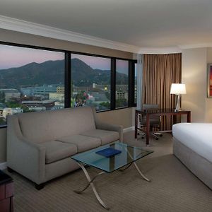 Executive King Room Sofa Bed Non-Smoking